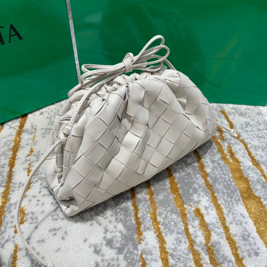 B0tt*ga Ven*ta The Pouch Bag 001