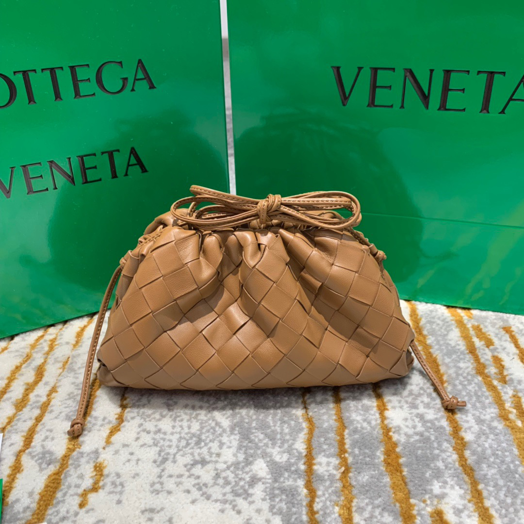 B0tt*ga Ven*ta The Pouch Bag 002