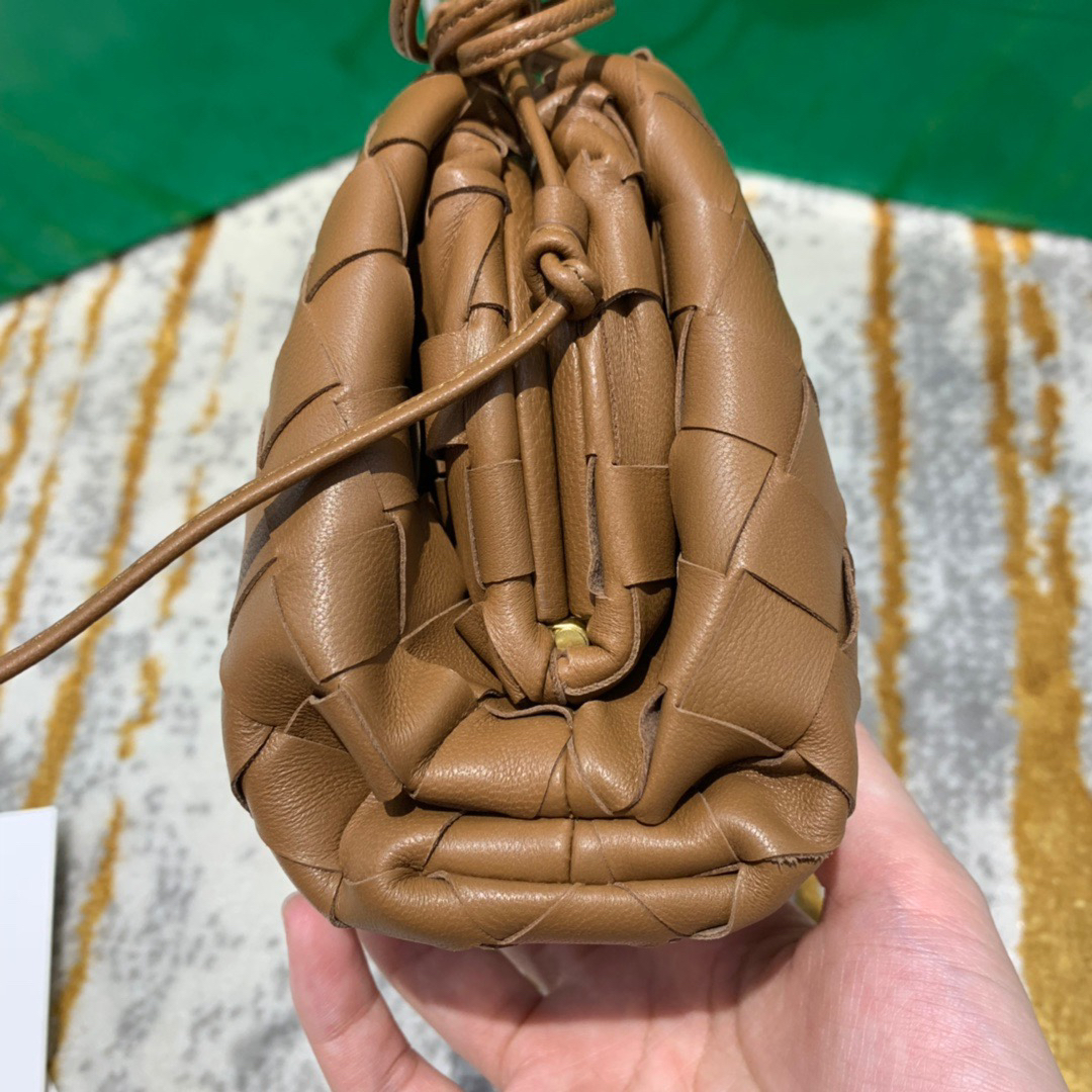 B0tt*ga Ven*ta The Pouch Bag 002