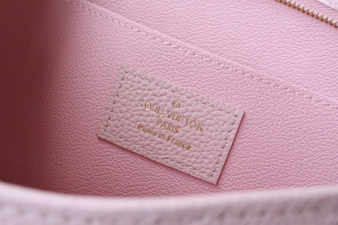 L0vis Vvtt0n Monogram Eclipse Pochette Voyage pink
