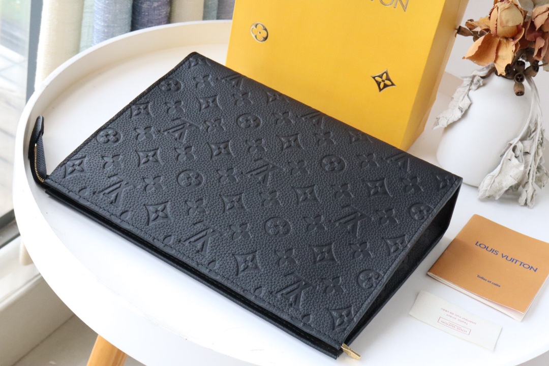 L0vis Vvtt0n Monogram Eclipse Pochette Voyage black