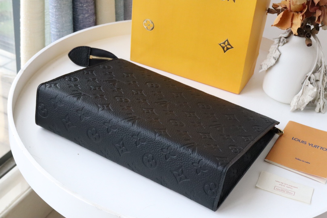 L0vis Vvtt0n Monogram Eclipse Pochette Voyage black