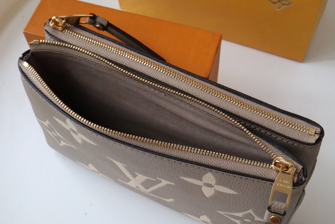 L0vis Vvtt0n Double Zip Pochette Monogram 001