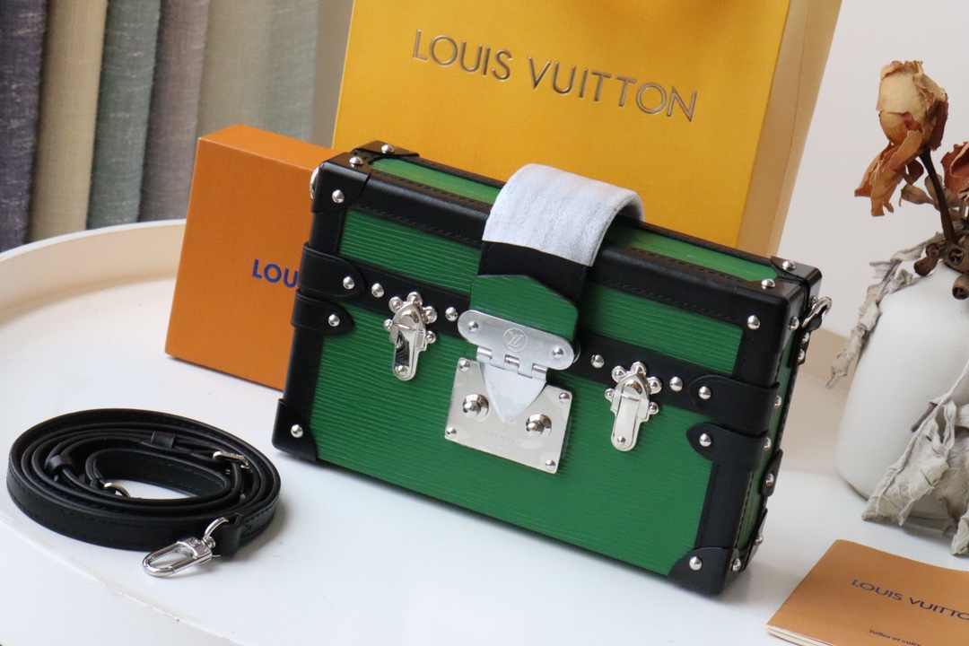 L0vis Vvtt0n Petite Malle Box Shoulder Bag