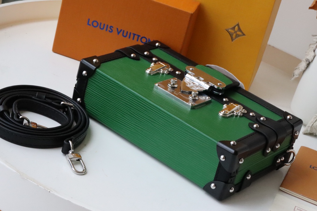 L0vis Vvtt0n Petite Malle Box Shoulder Bag