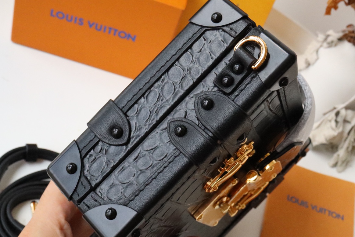 L0vis Vvtt0n Petite Malle Box Shoulder Bag balck