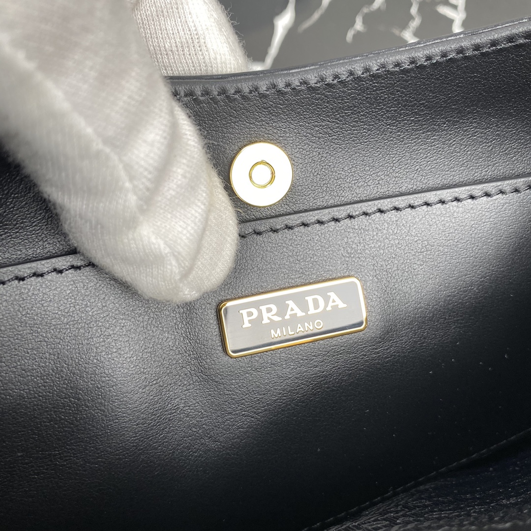 Pra*a 1BC148 leather mini shoulder bag