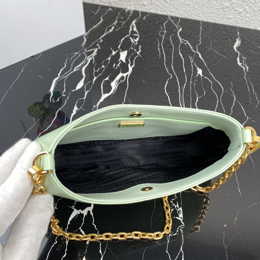 Pra*a 1BC148 leather mini shoulder bag 001