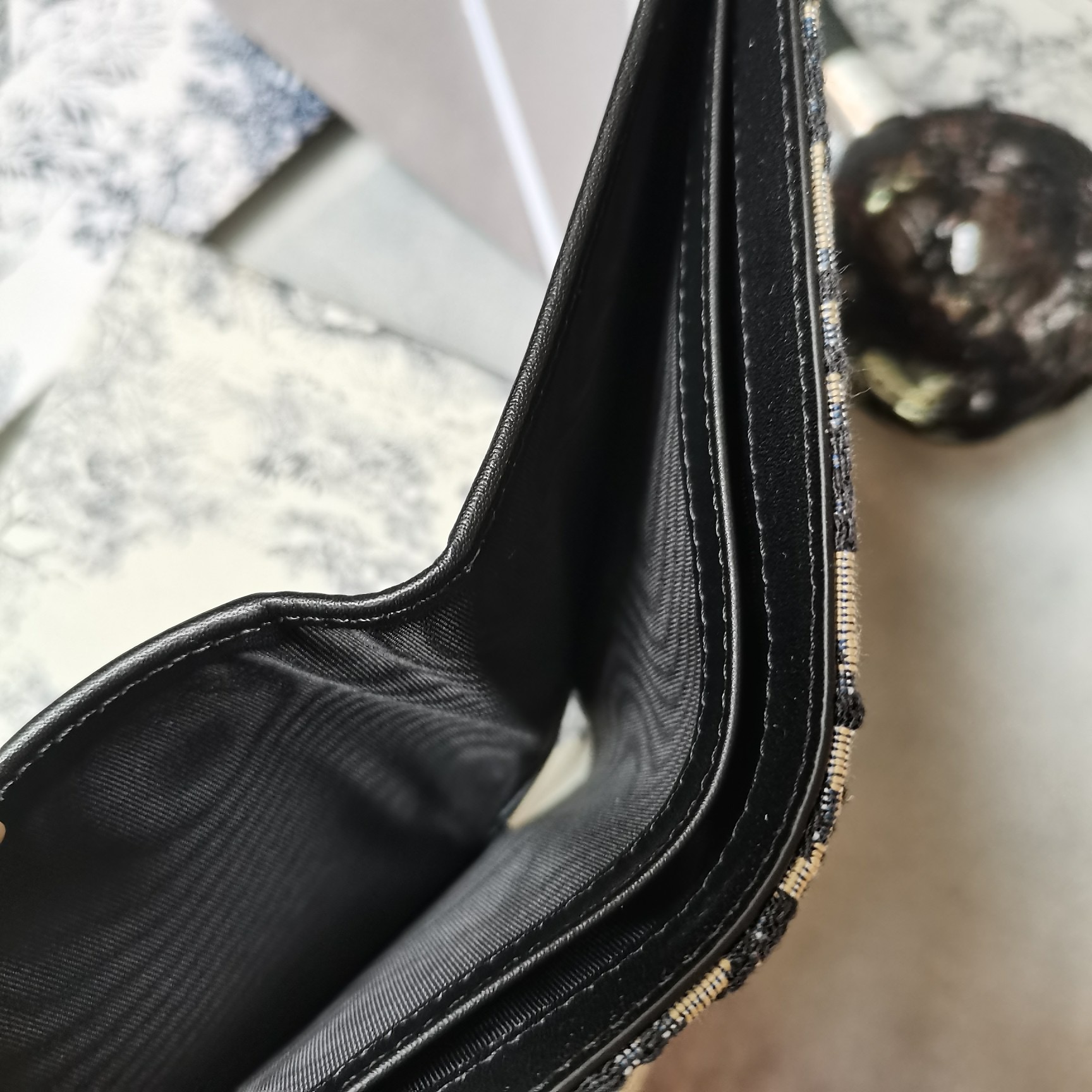 D10r wallet