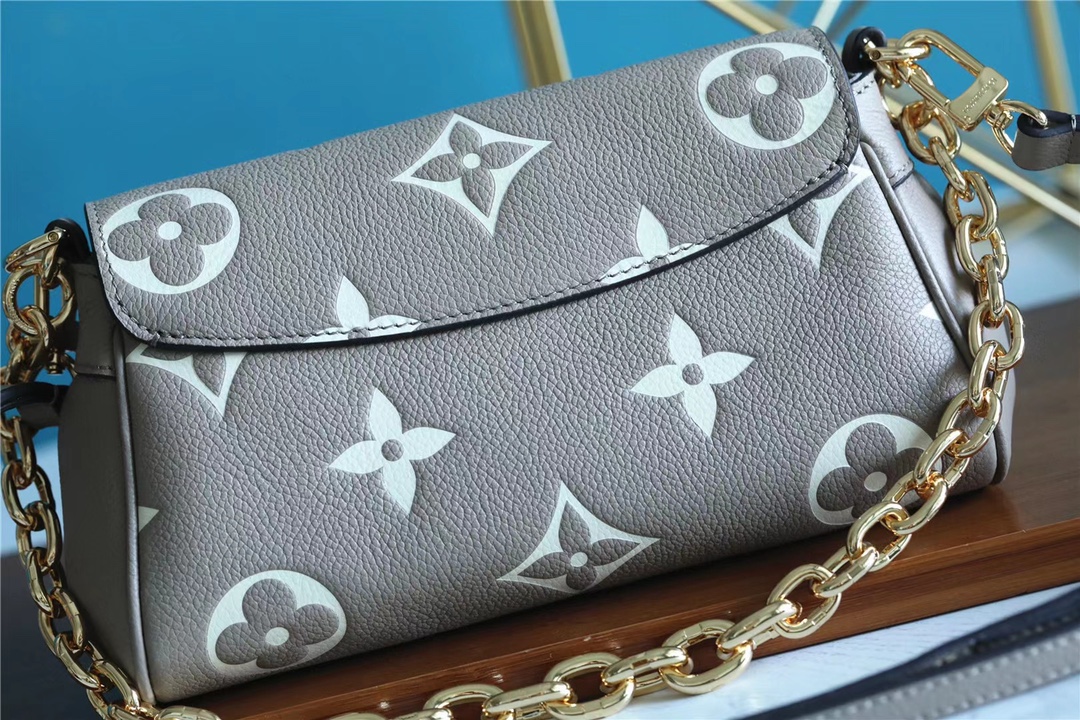 LV Favorite Monogram Empreinte Leather Bag M45813 002