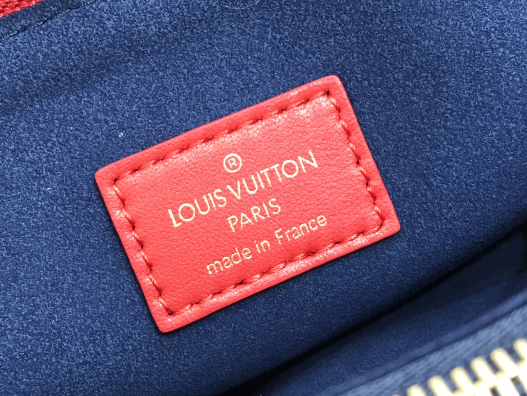 LV COUSSIN PM M57790 Red