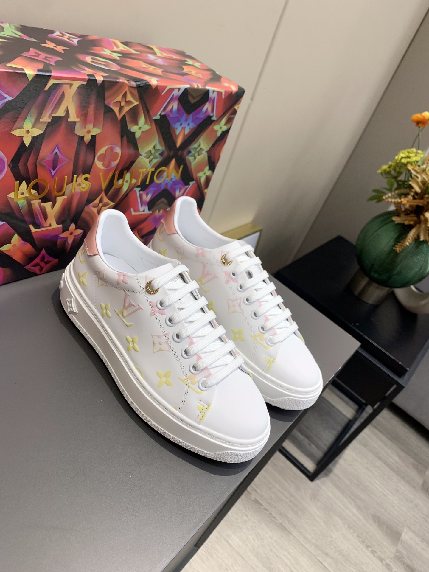 L0vis Vvtt0n SNEAKER 002