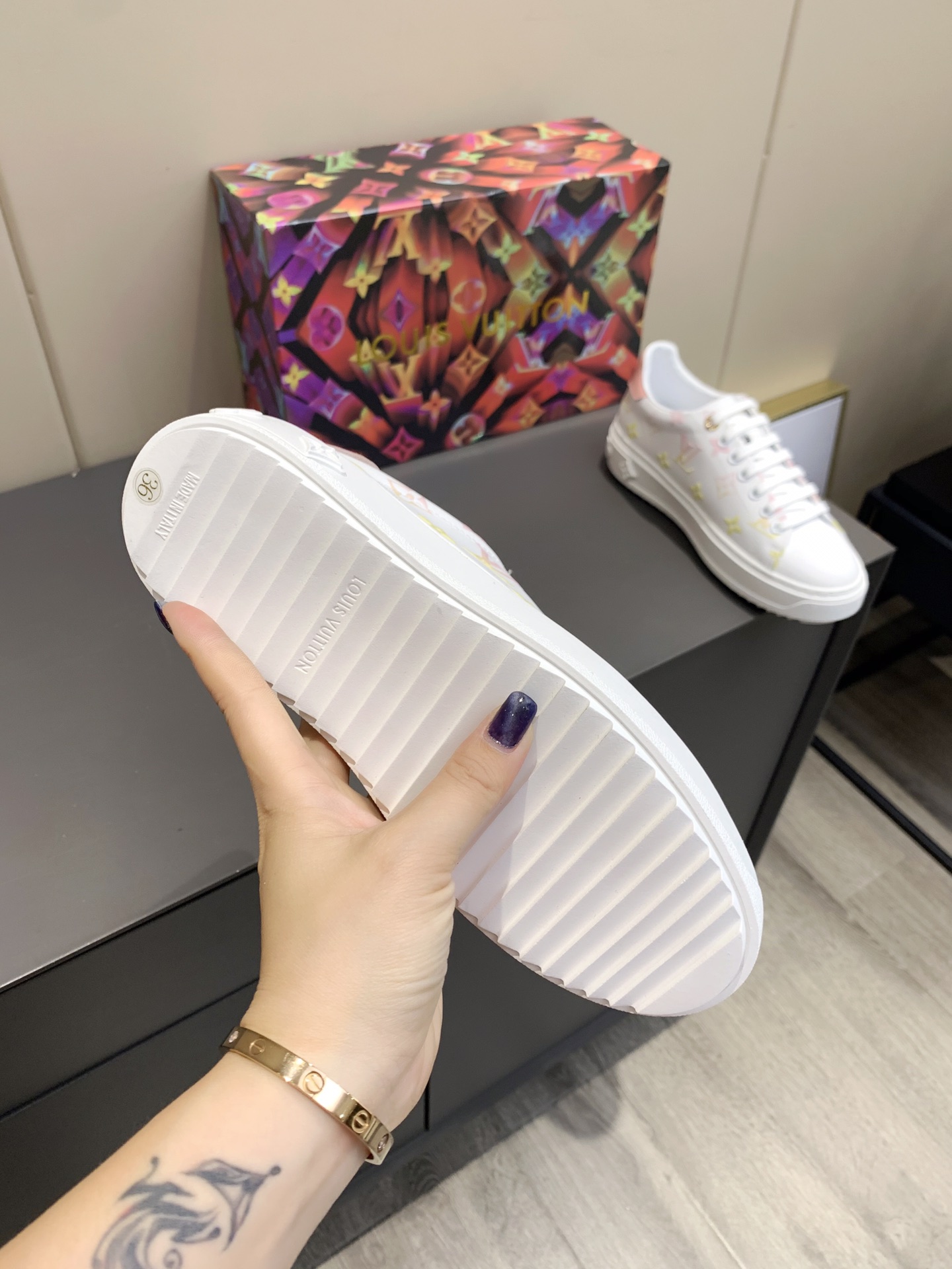 L0vis Vvtt0n SNEAKER 002