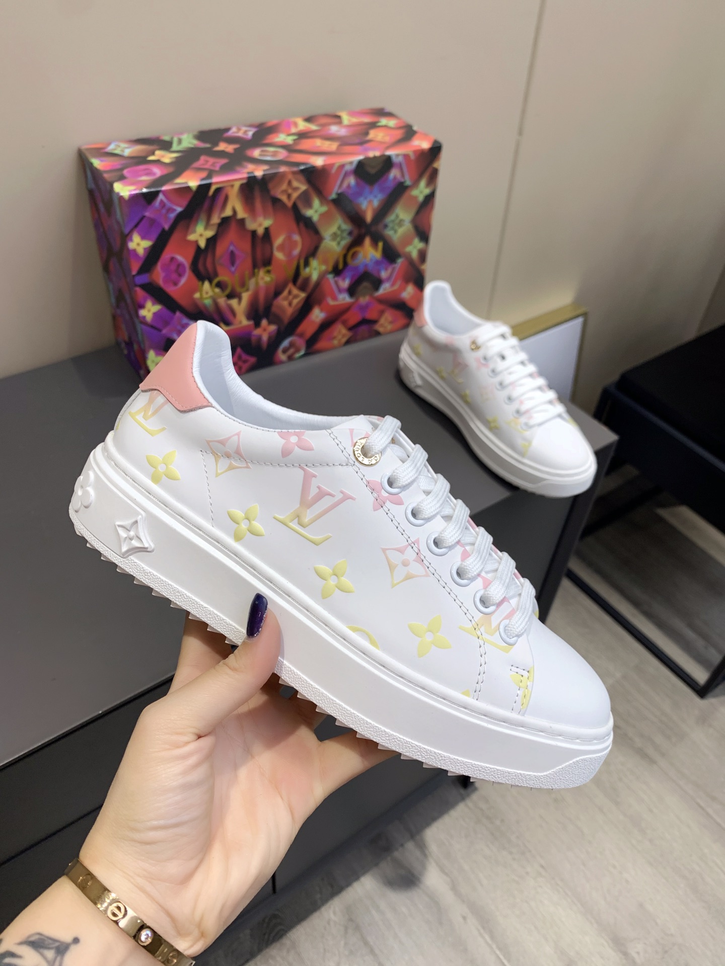 L0vis Vvtt0n SNEAKER 002