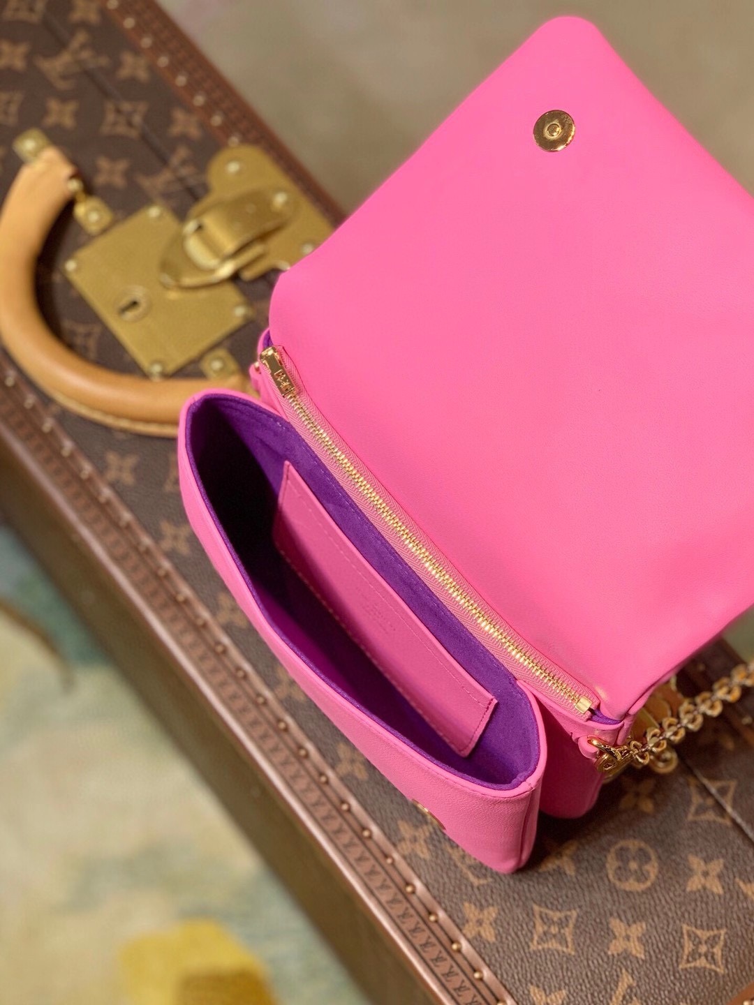 L0vis Vvtt0n Pochette Coussin Chain Bag 001