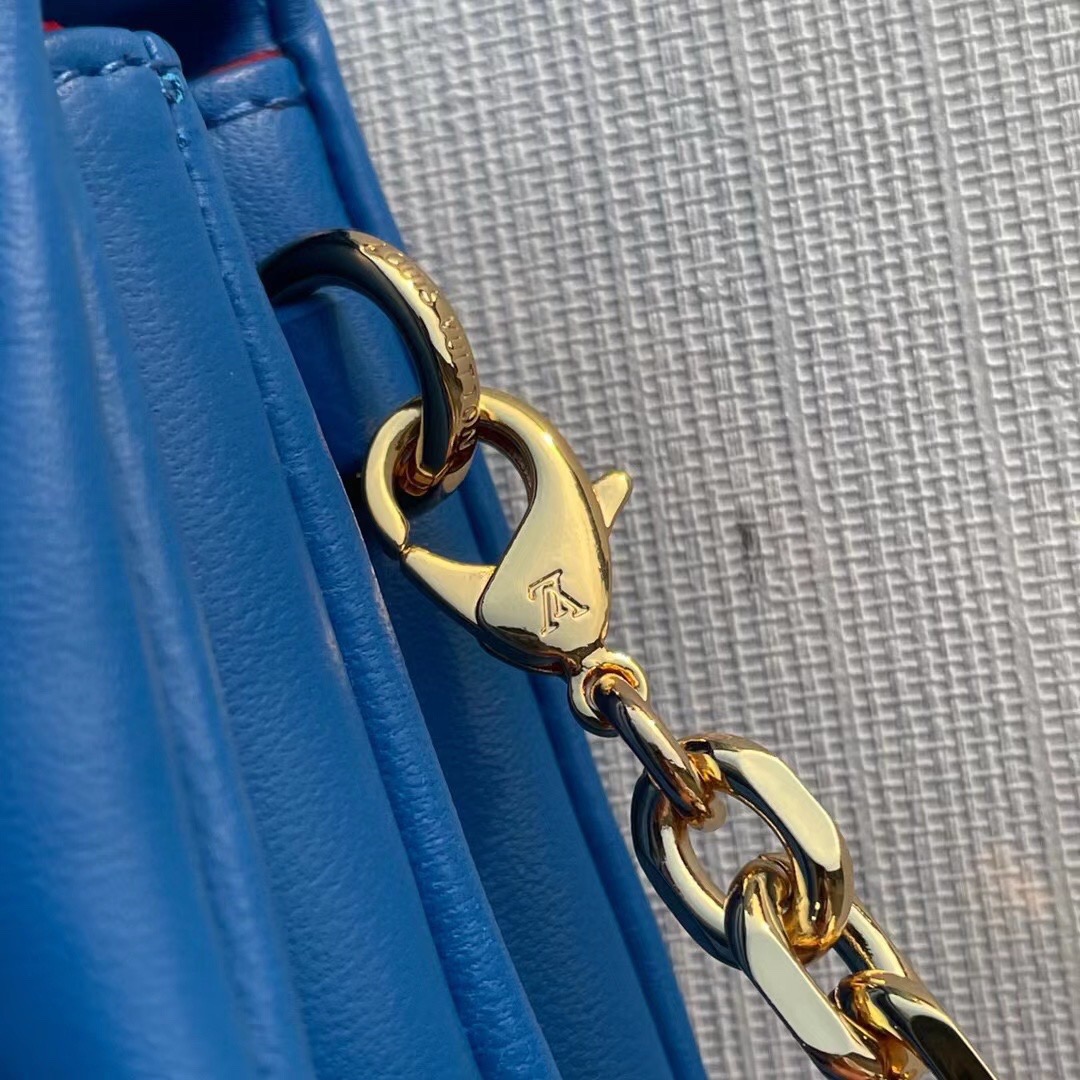 L0vis Vvtt0n Pochette Coussin Chain Bag 002