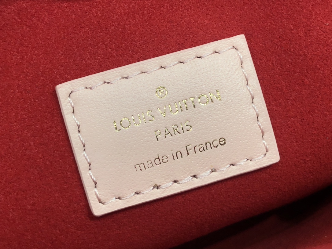 LV COUSSIN PM M58739