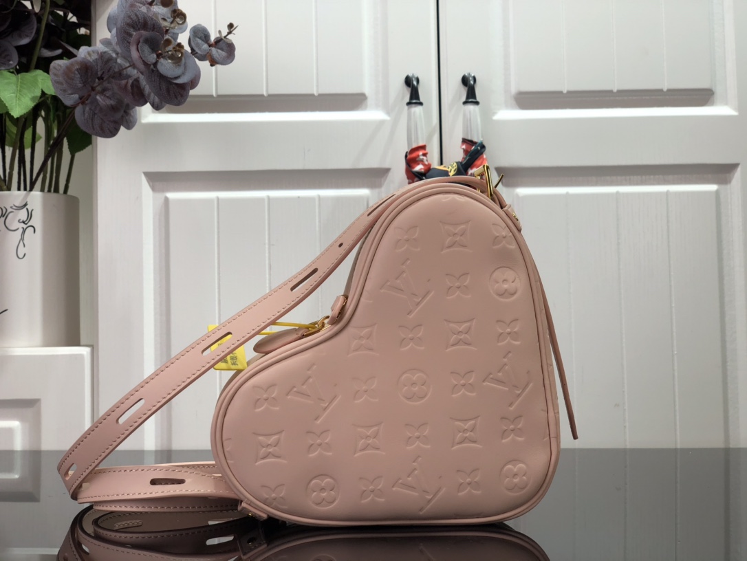 LV SAC COEUR M58738