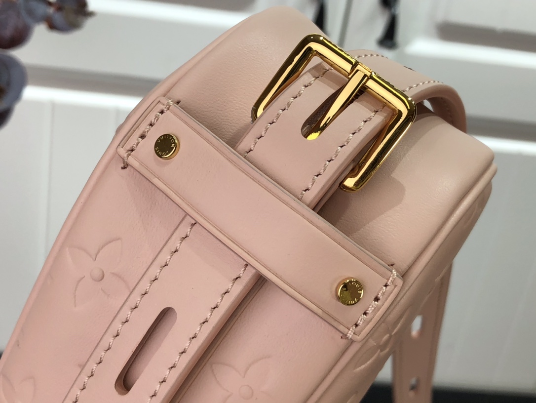 LV SAC COEUR M58738