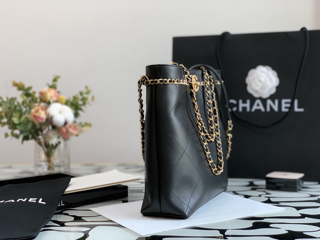 Ch**el Vintage Tote 24cm