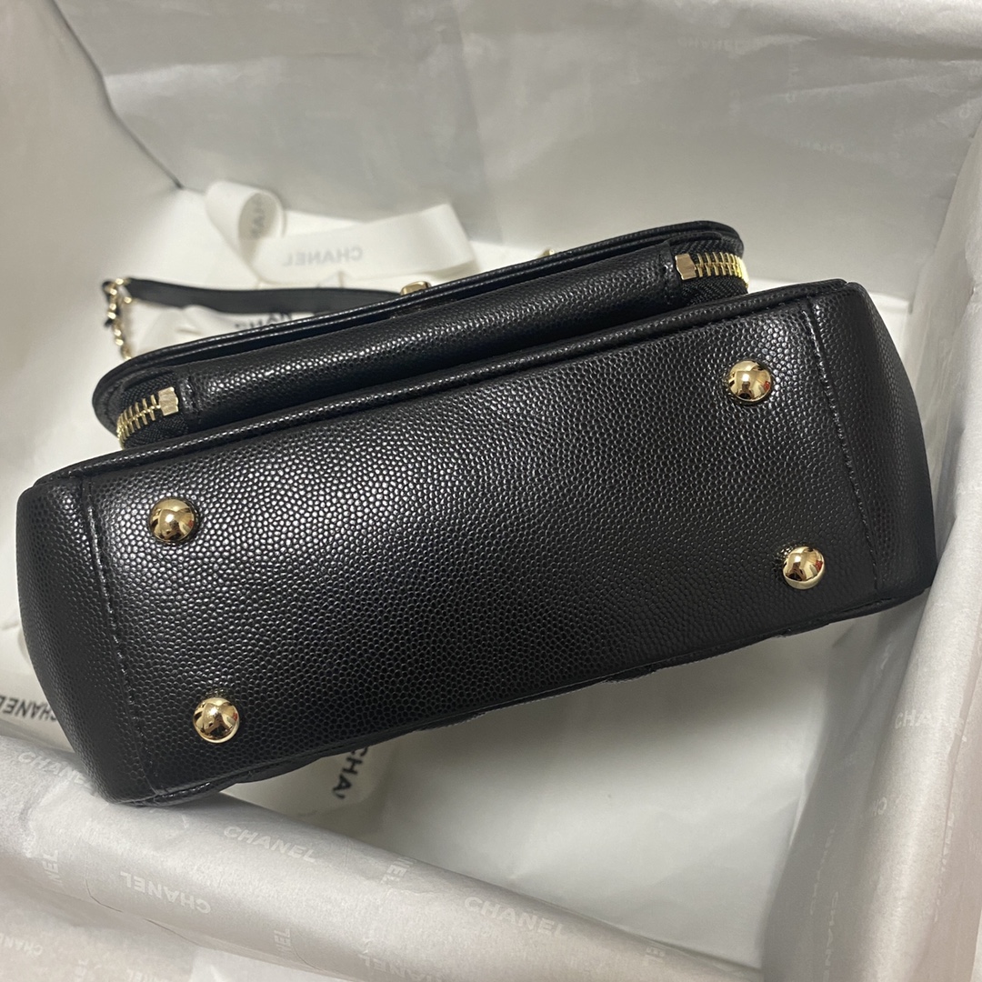 Ch**el A93749 CC Matelasse Handbag 004
