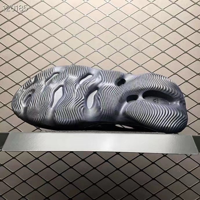 Yezzy Foam Runner black