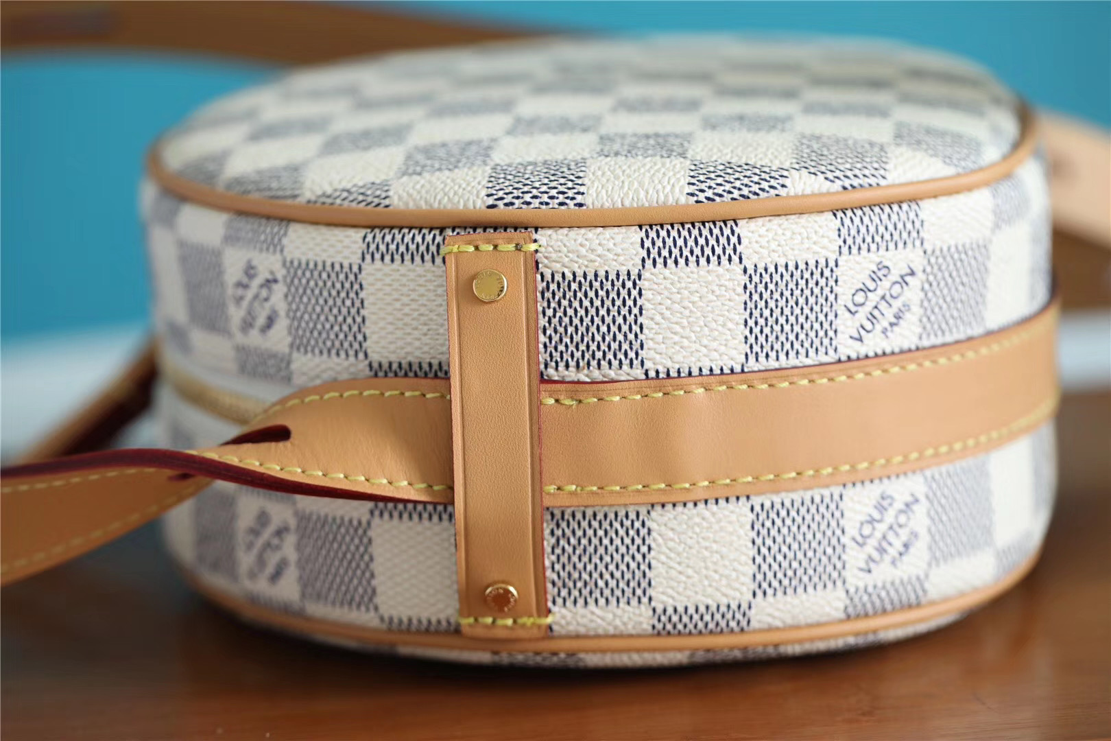 LV BOITE CHAPEAU SOUPLE PM