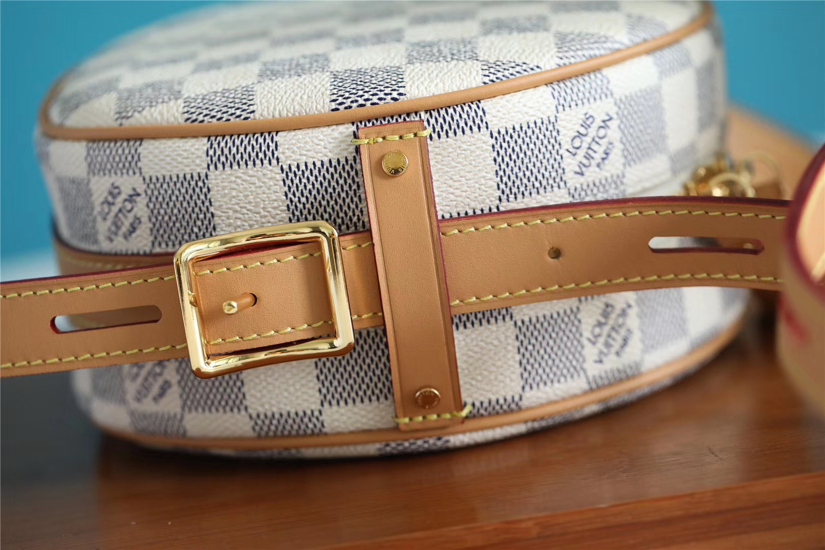 LV BOITE CHAPEAU SOUPLE PM