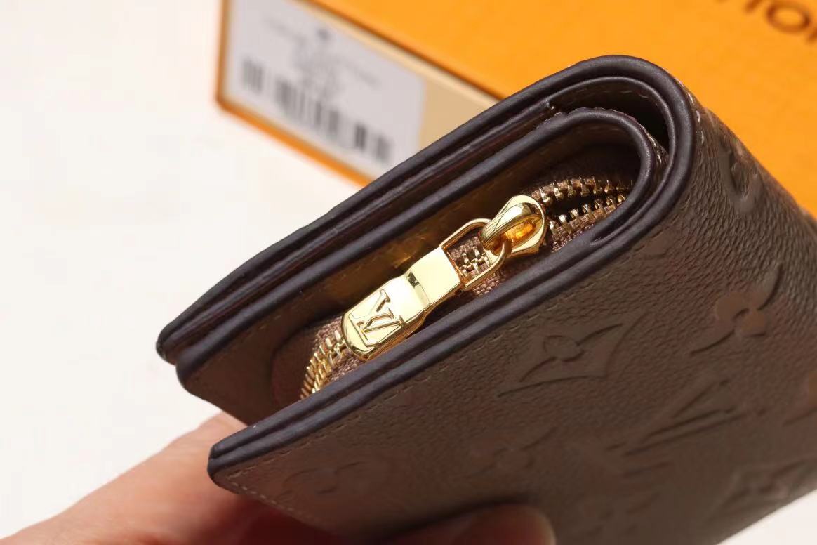 L0vis Vvtt0n Wallet 01