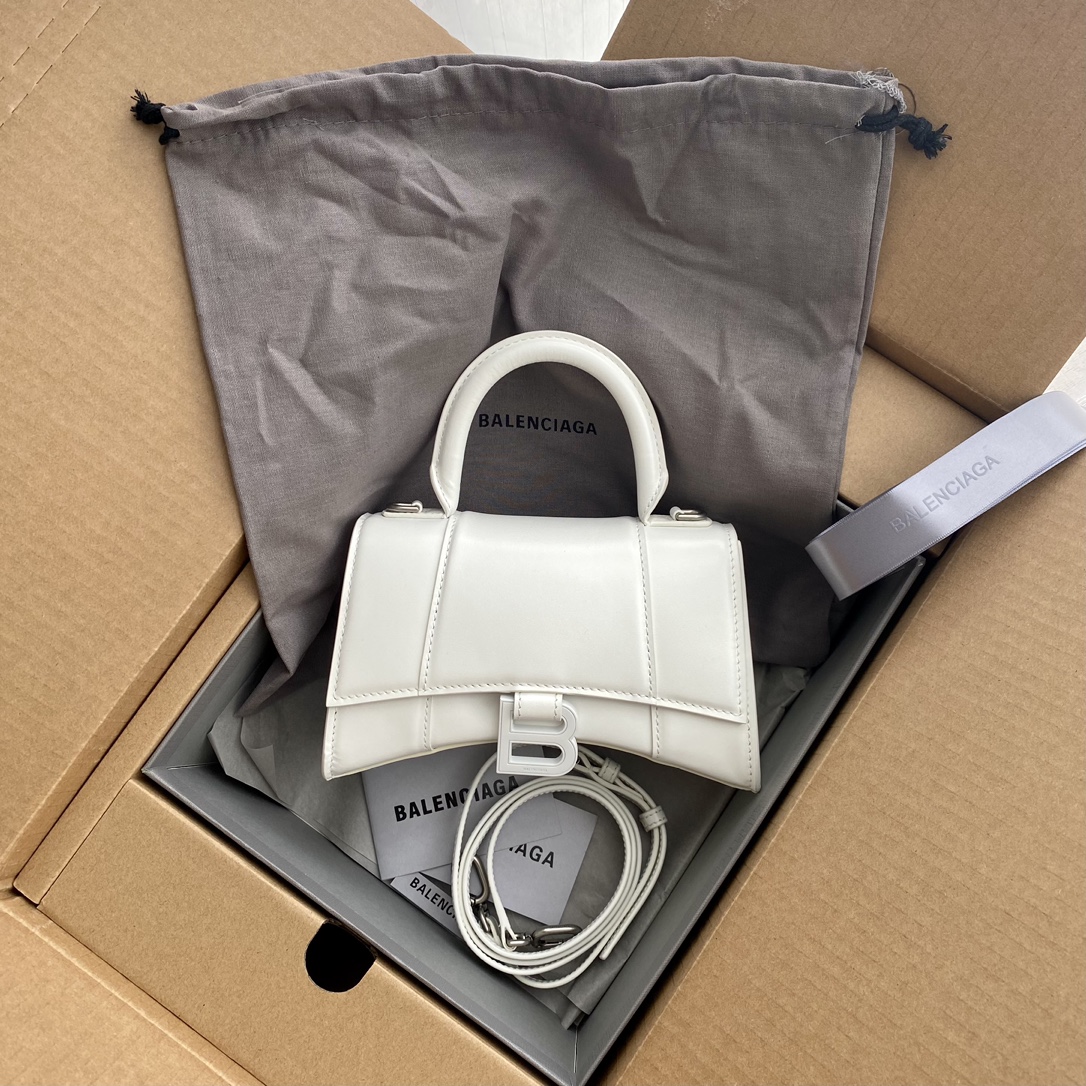 Ba1en*iaga Hourglass white 19cm bestify