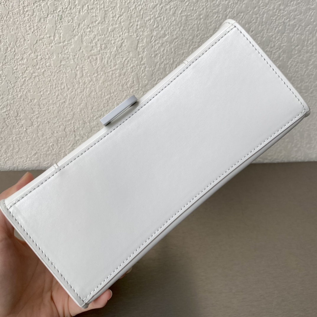 Ba1en*iaga Hourglass white 23cm bestify