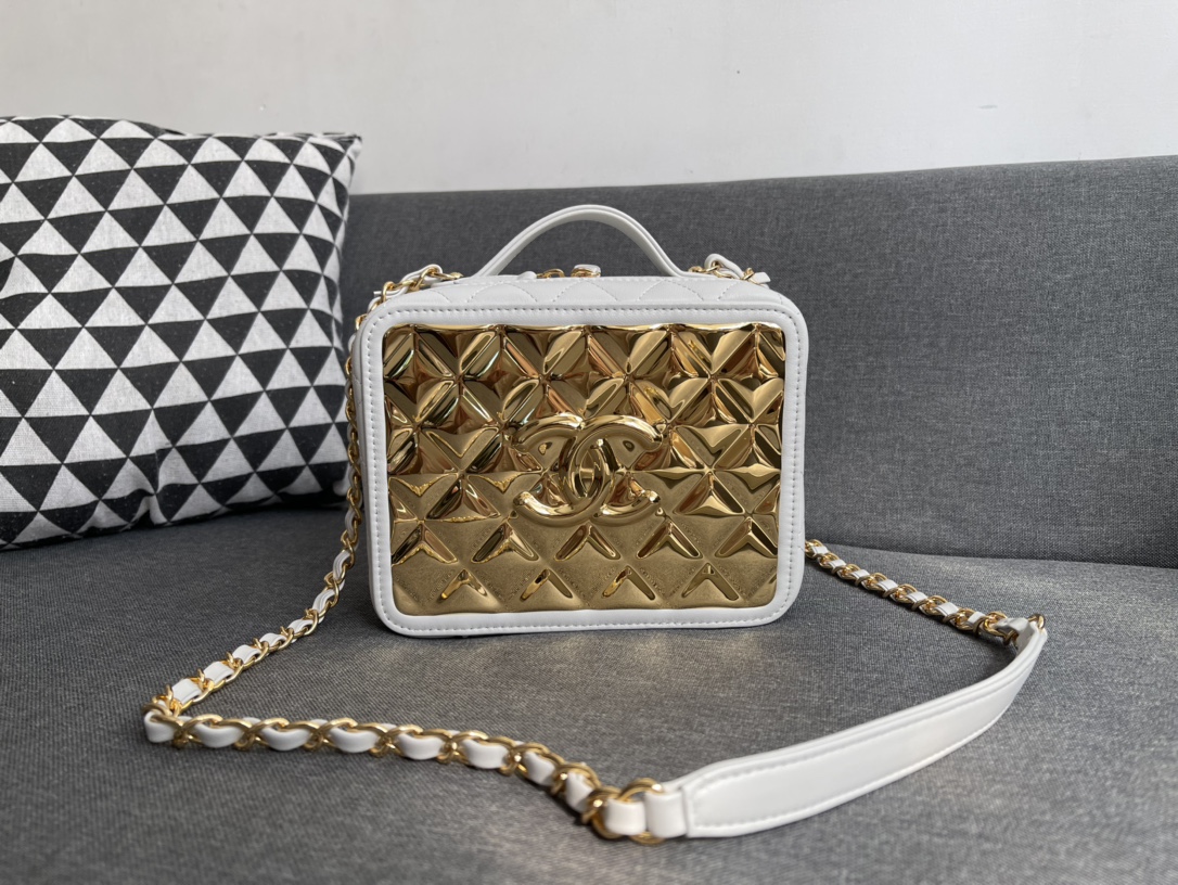 Ch**el Vanity Case Handbag 18cm bestify