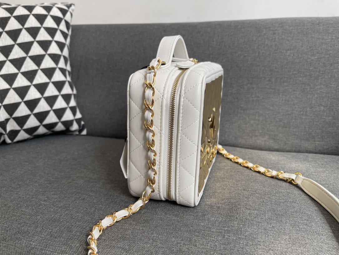 Ch**el Vanity Case Handbag 18cm bestify