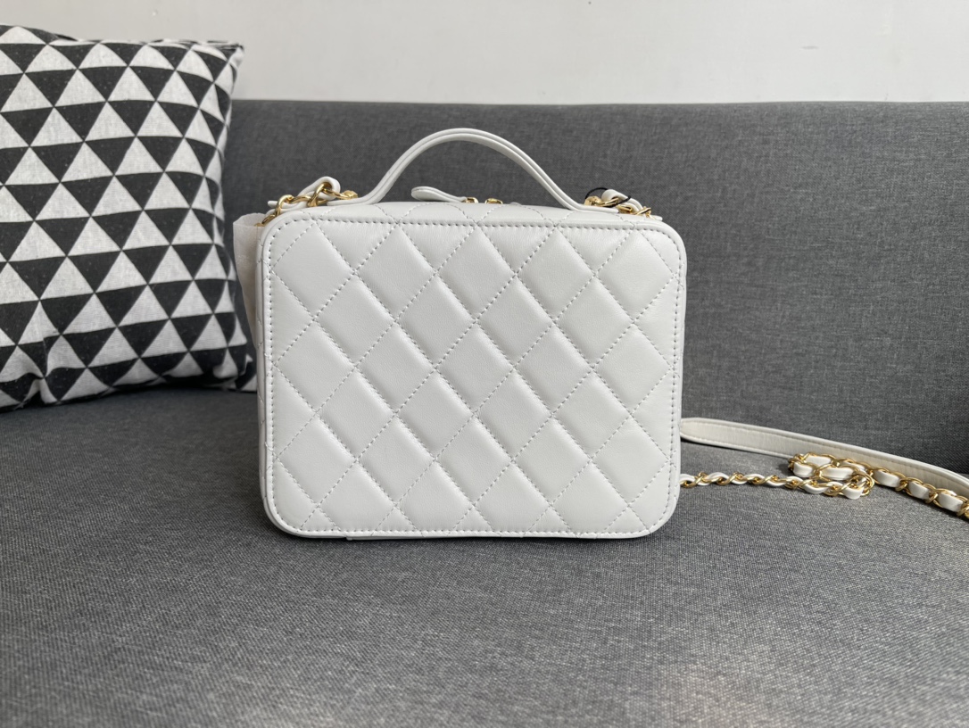 Ch**el Vanity Case Handbag 18cm bestify