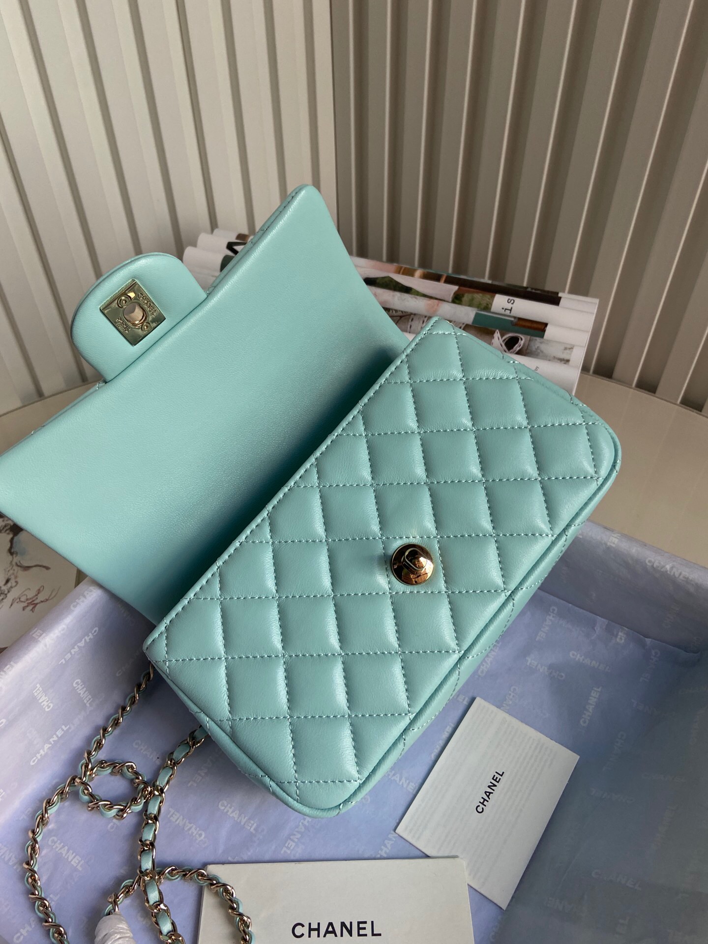 Ch**el handle Flap bag 20cm