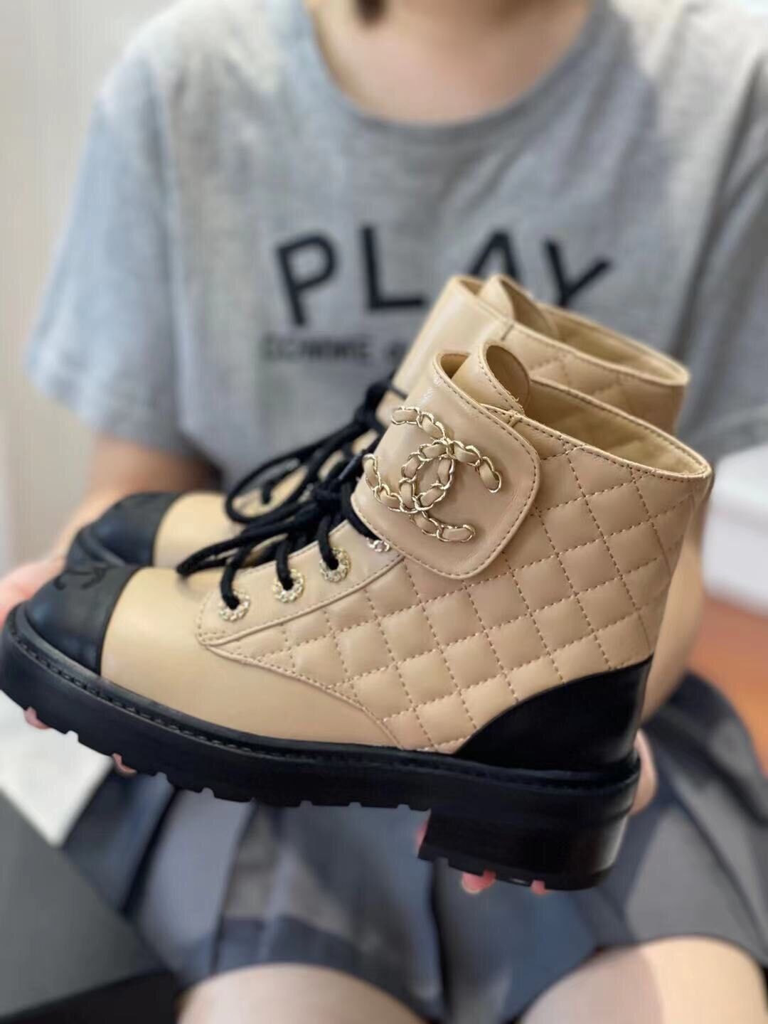 Ch**el Boots 011