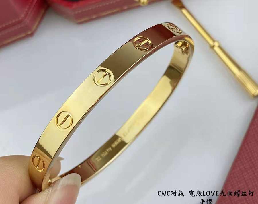 Ca*t1er bracelet Gold 001