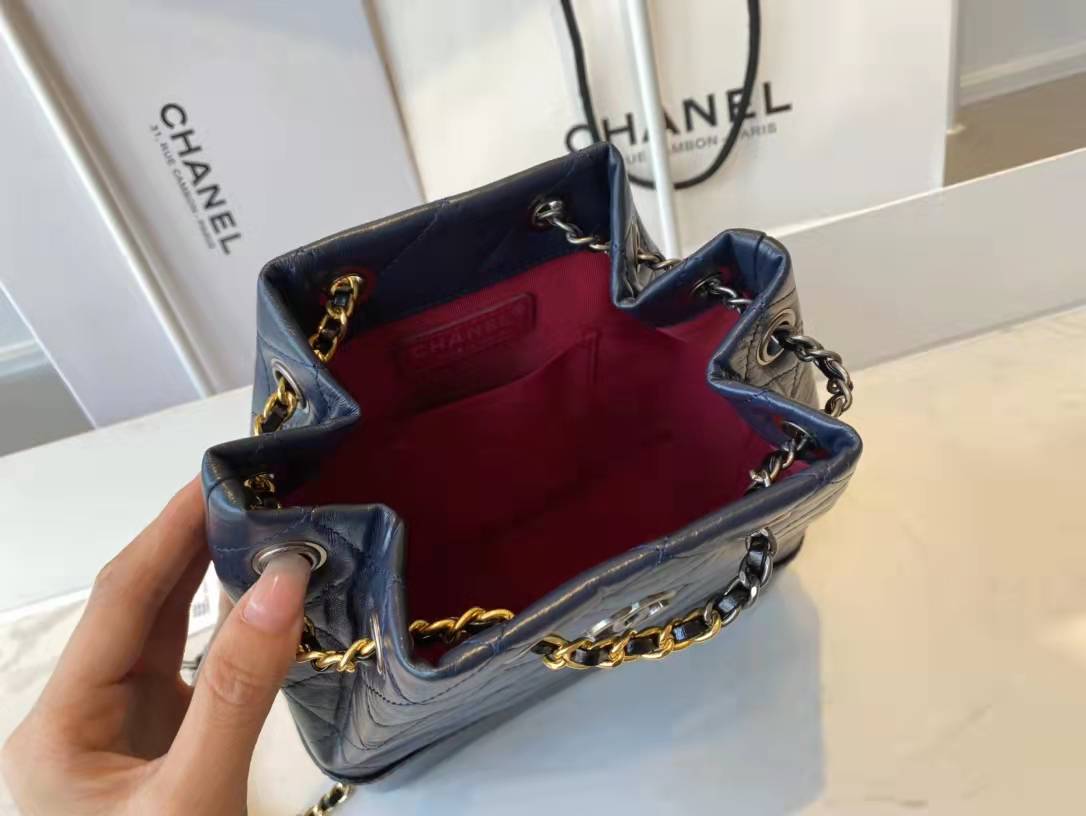 Ch**el bucket bag