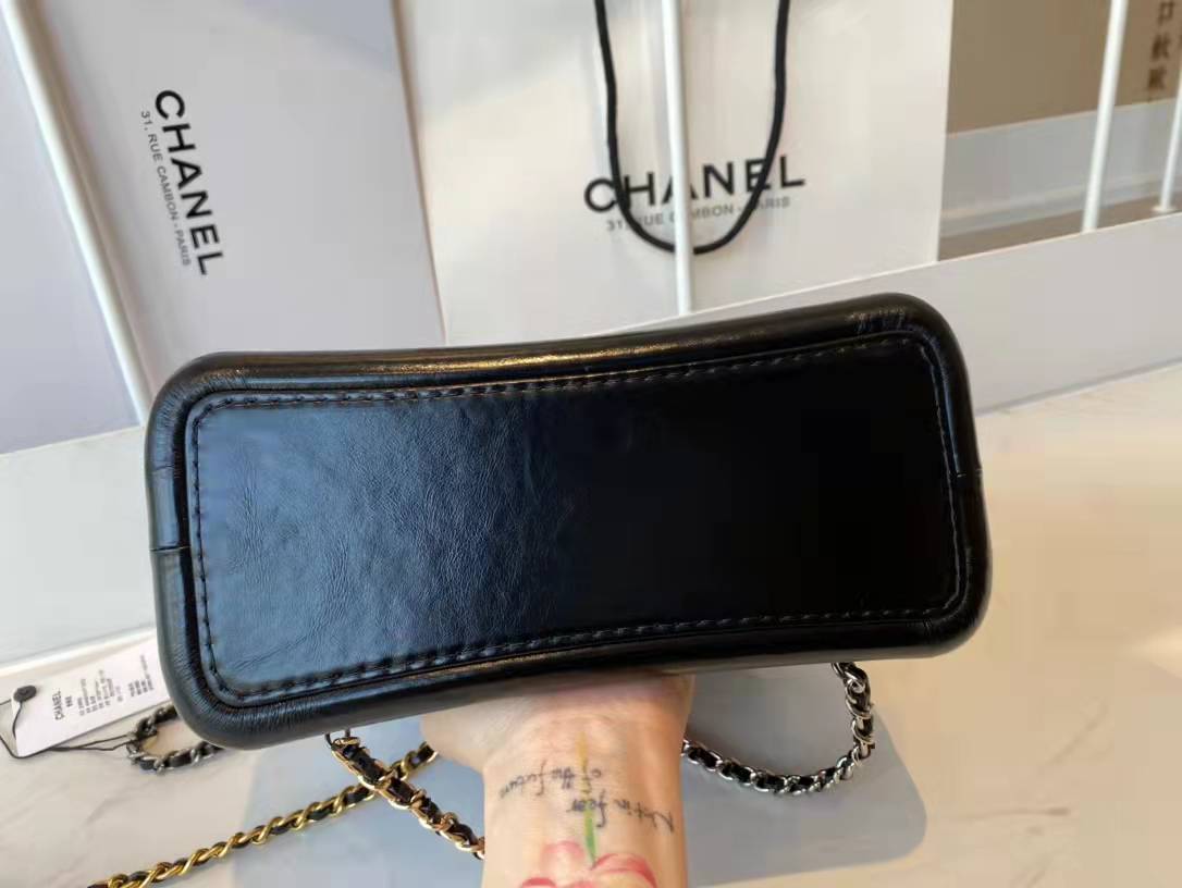 Ch**el bucket bag