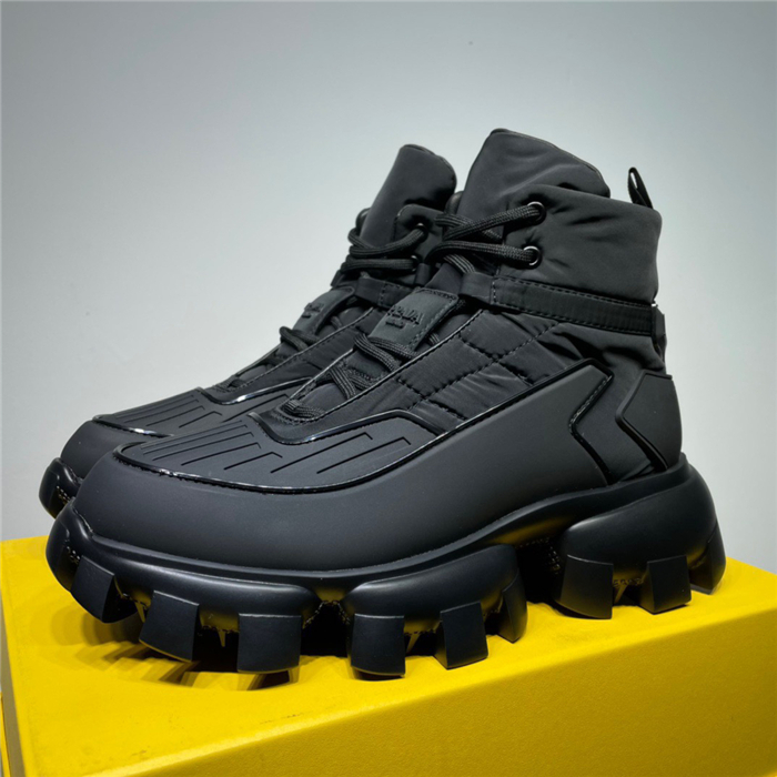 Pra*a boots bagsaaa