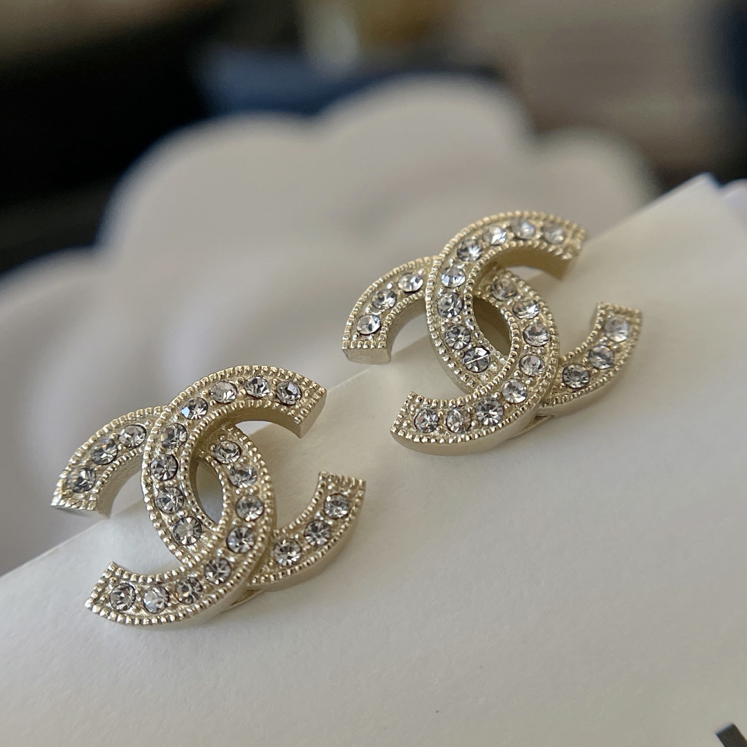 Ch**el earrings
