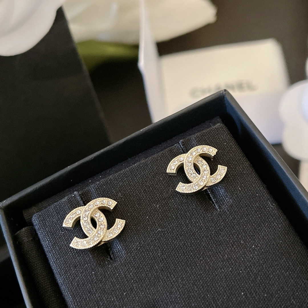 Ch**el earrings
