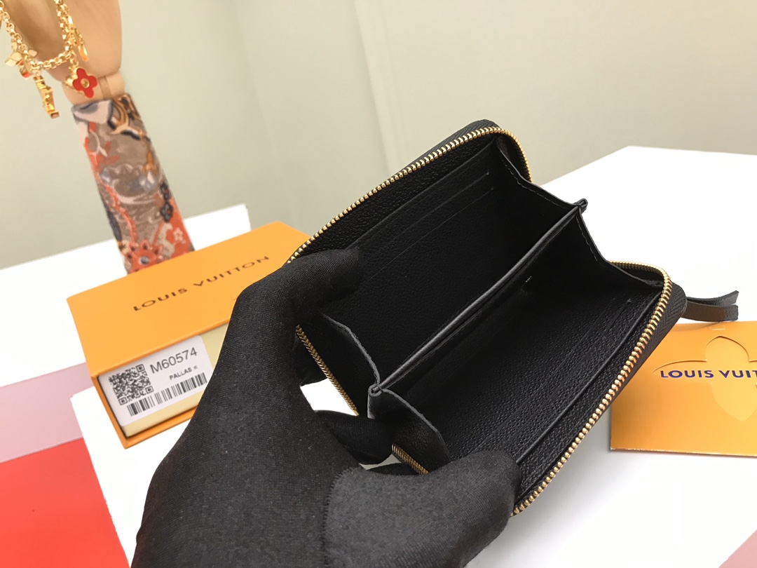 LV wallets M60574