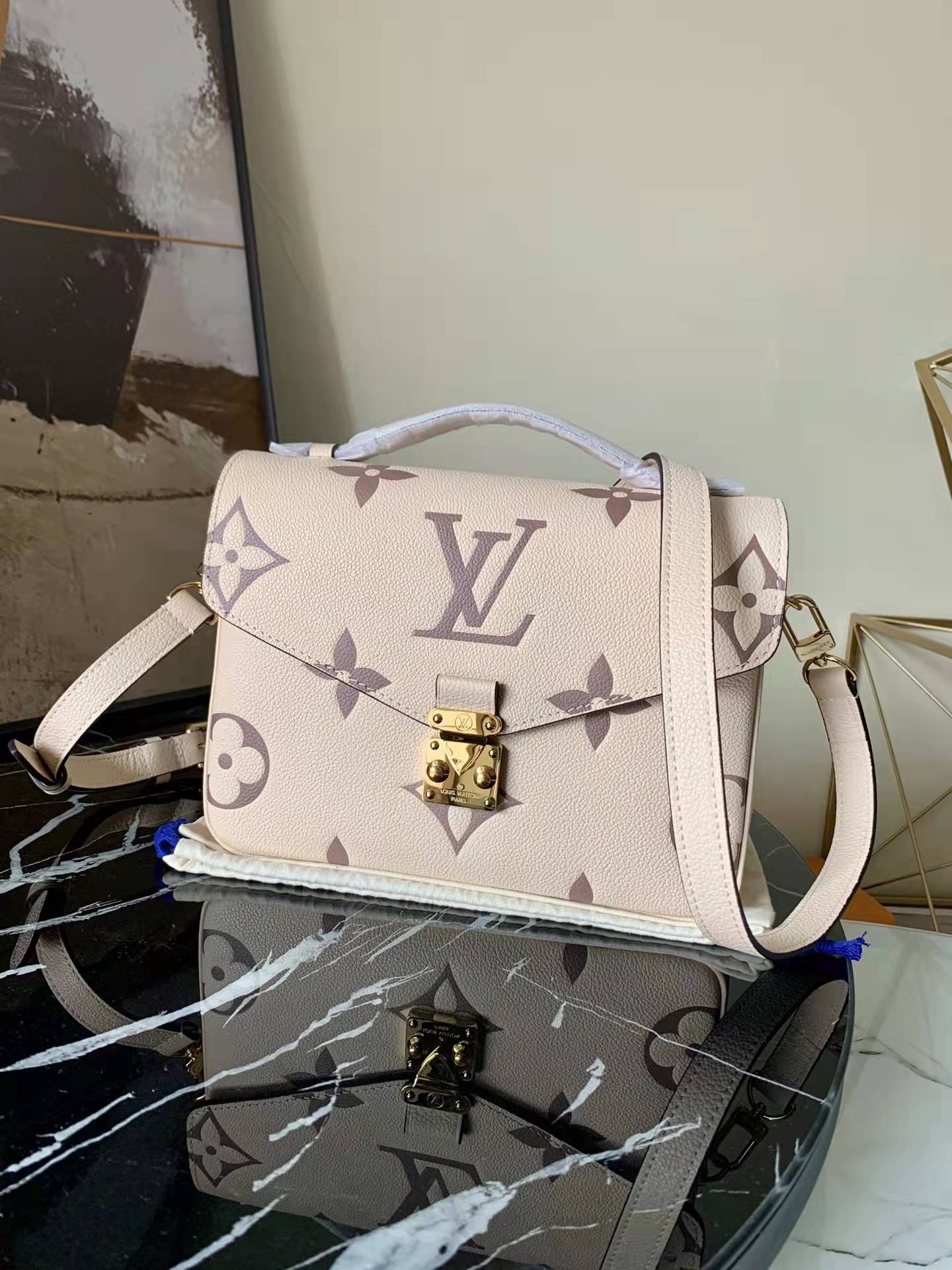 LV POCHETTE METIS M45384