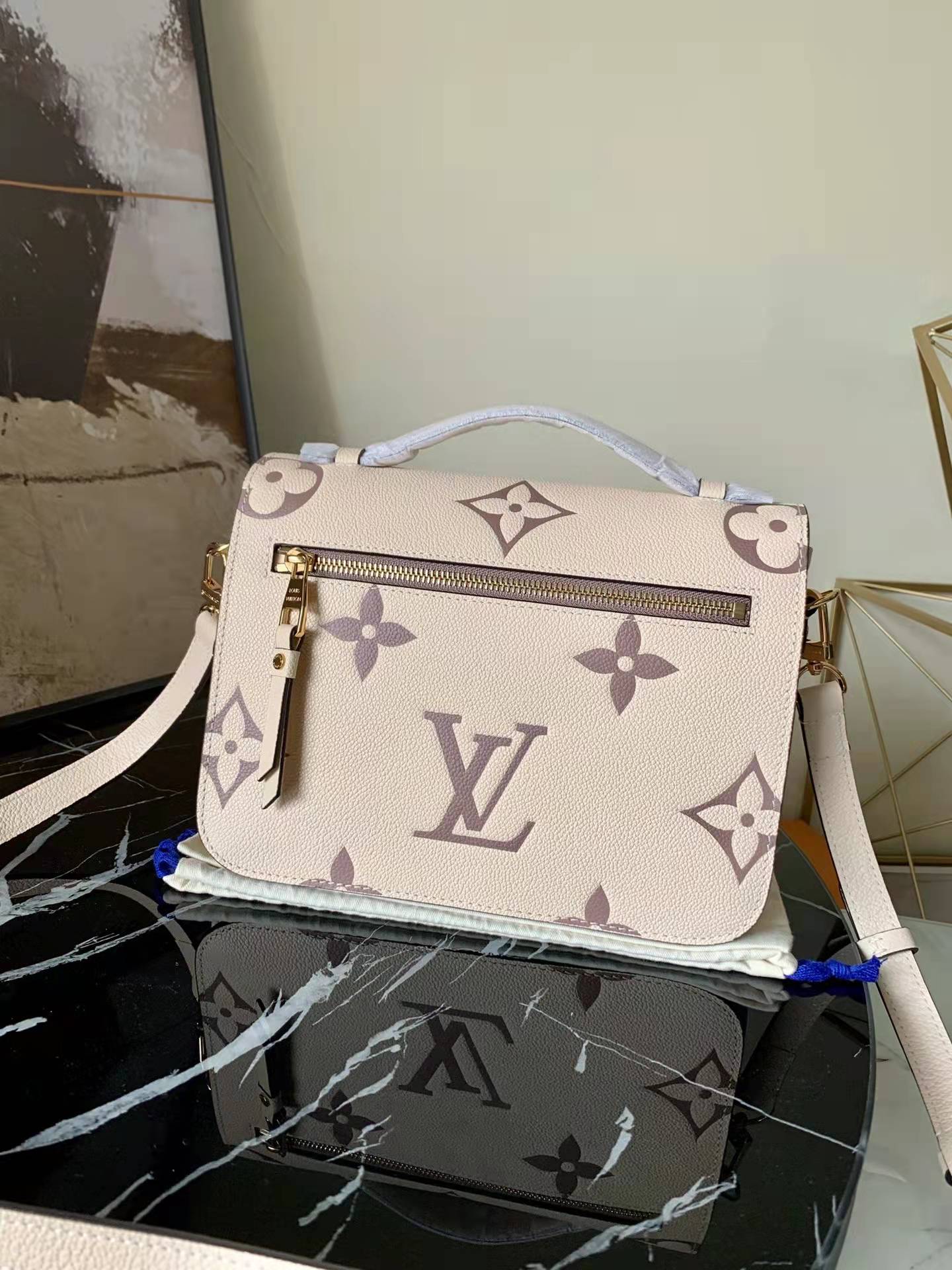 LV POCHETTE METIS M45384
