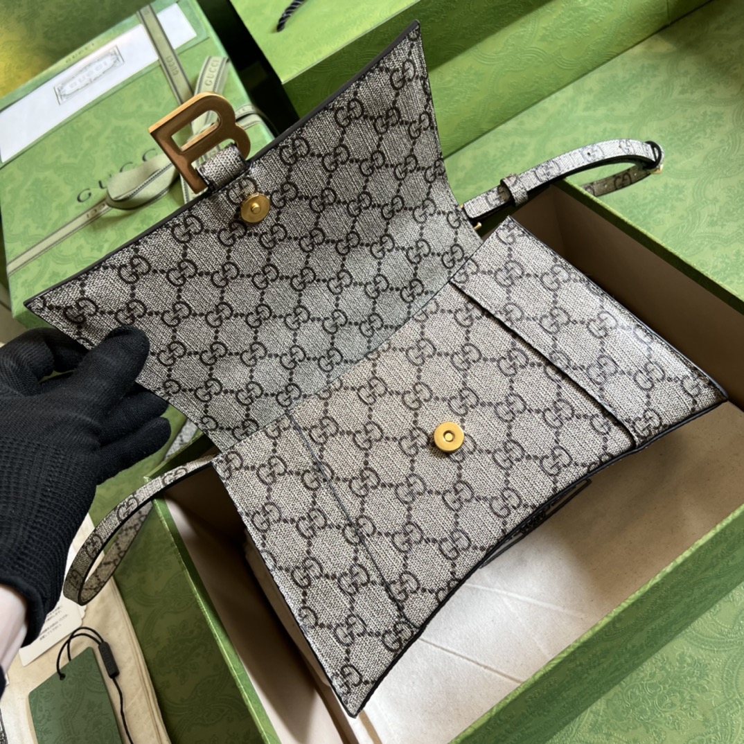 Gvc*1 X Ba1en*iaga Hourglass Bag