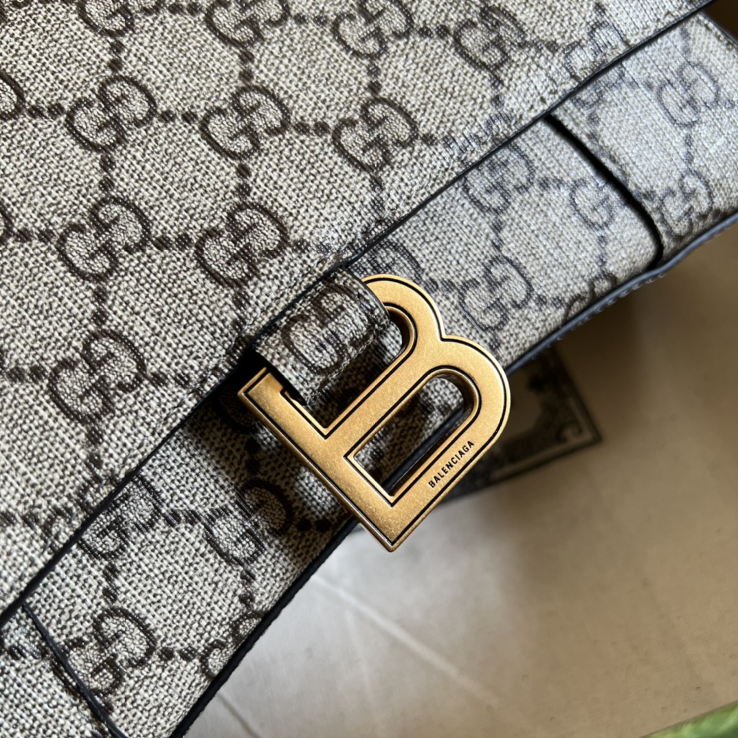 Gvc*1 X Ba1en*iaga Hourglass Bag