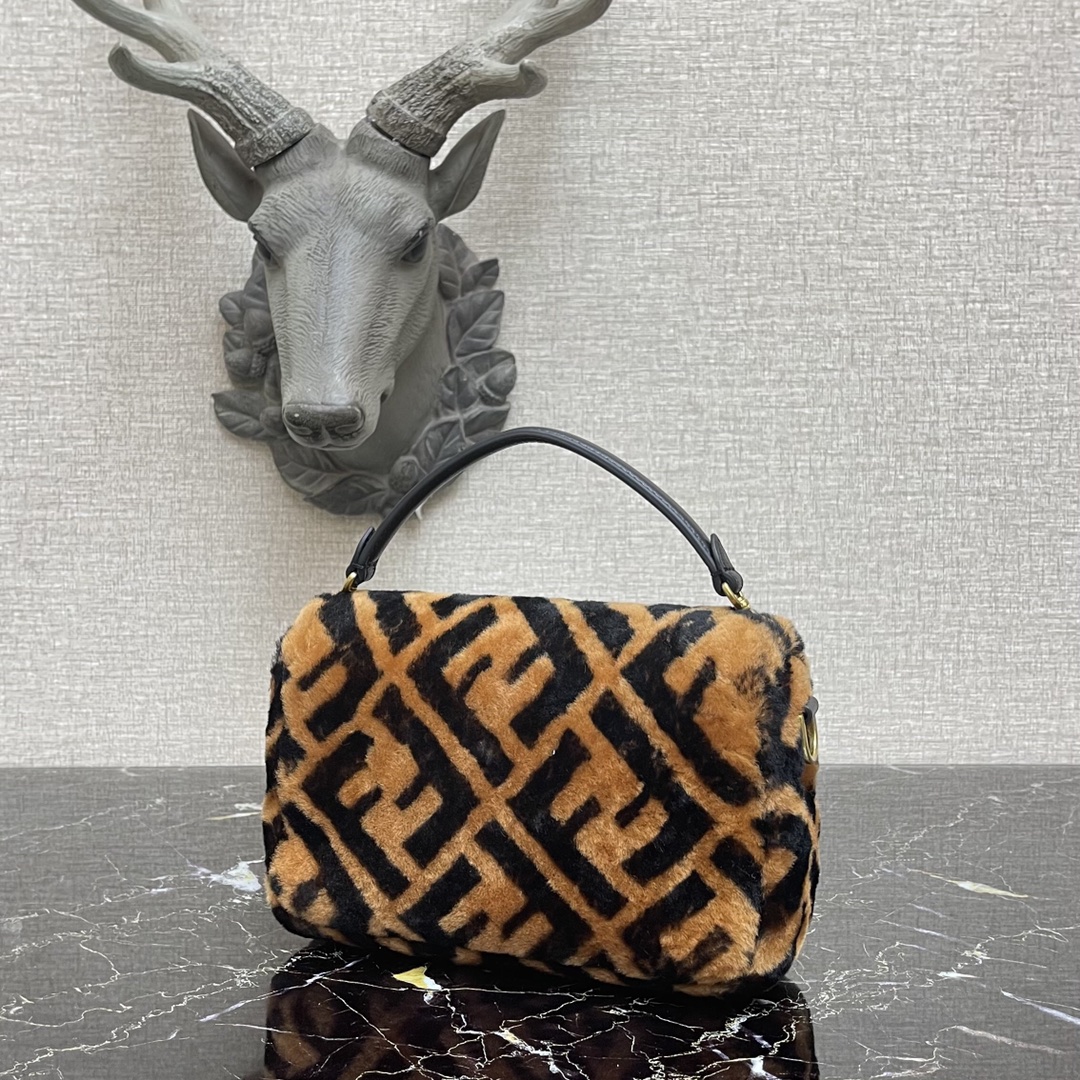 Bagsaaa F**di Baguette Mini Brown sheepskin bag - 13x5x20 cm