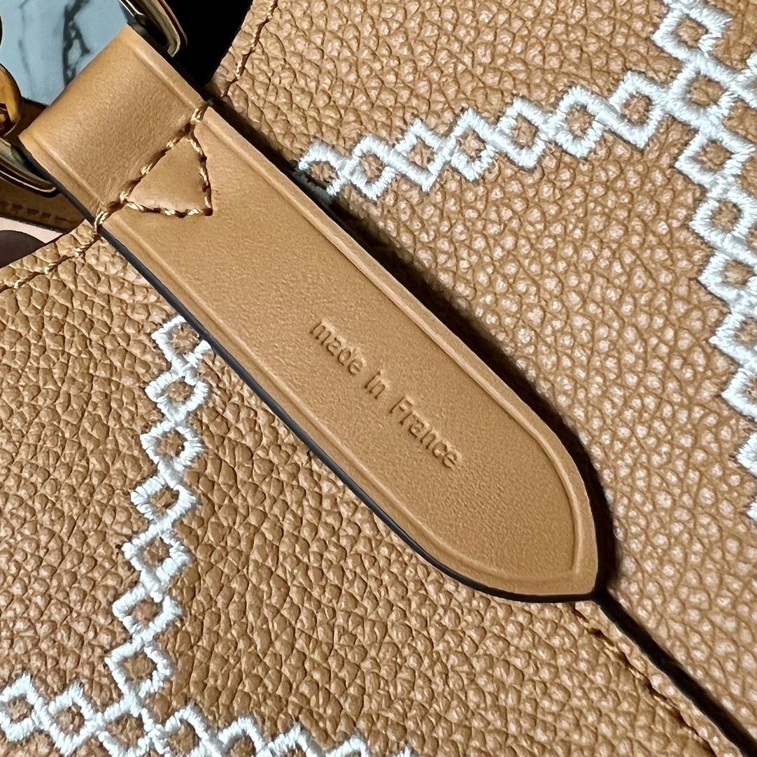 LV NÉONOÉ BB Monogram Bag M46029 20cm