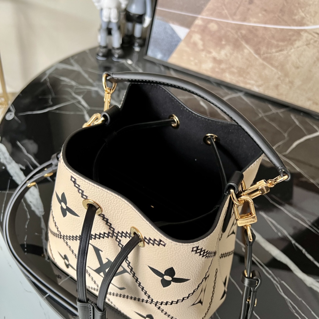 LV NÉONOÉ BB Monogram Bag M46023 20cm